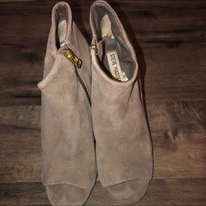 Steve Madden Open toe booties